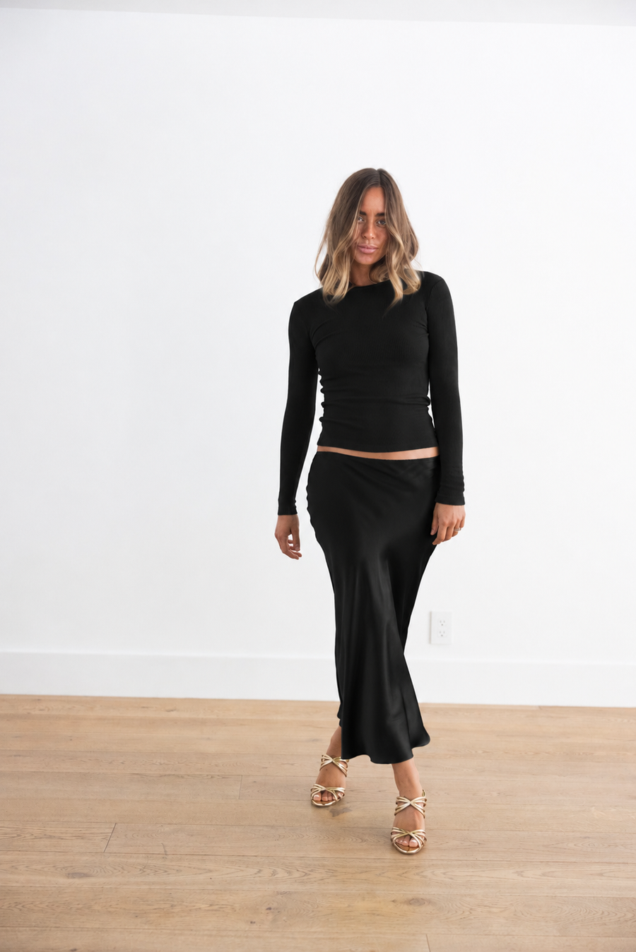 SABLYN QUINCY FITTED CREWNECK TEE - BLACK