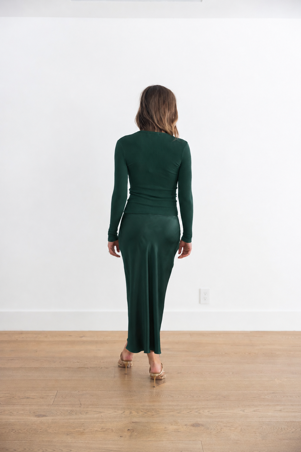 SABLYN QUINCY FITTED CREWNECK TEE - HUNTER GREEN