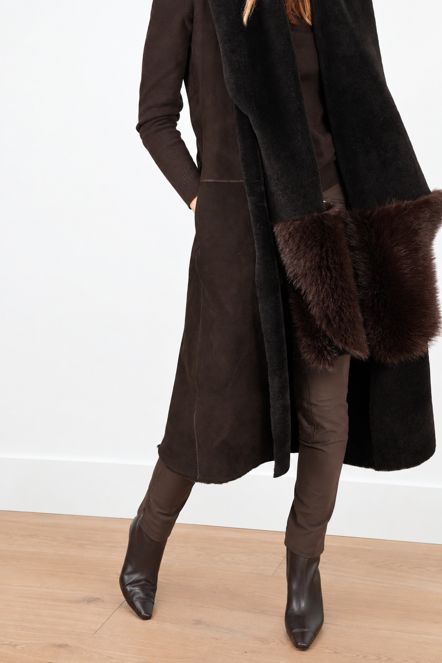 MANOLO BLAHNIK VIVECAL VISCONTI - DARK BROWN