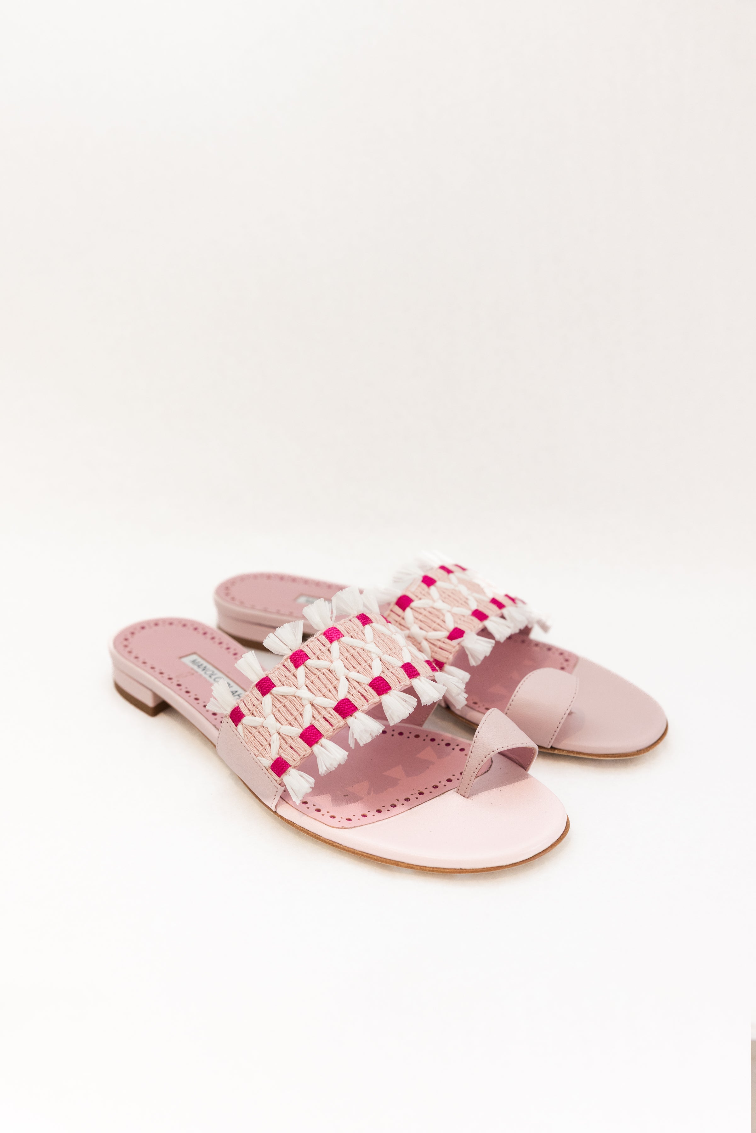 MANOLO BLAHNIK BRAVA FLAT SLIP ON - LIGHT PINK