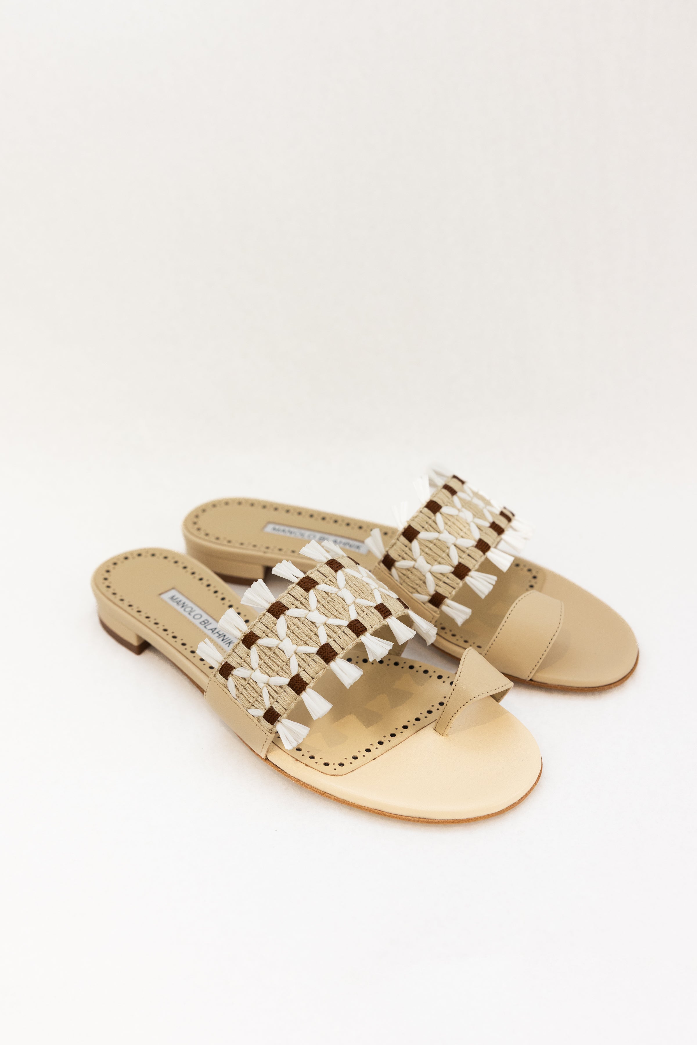 MANOLO BLAHNIK BRAVA FLAT SLIP ON - DARK CREAM