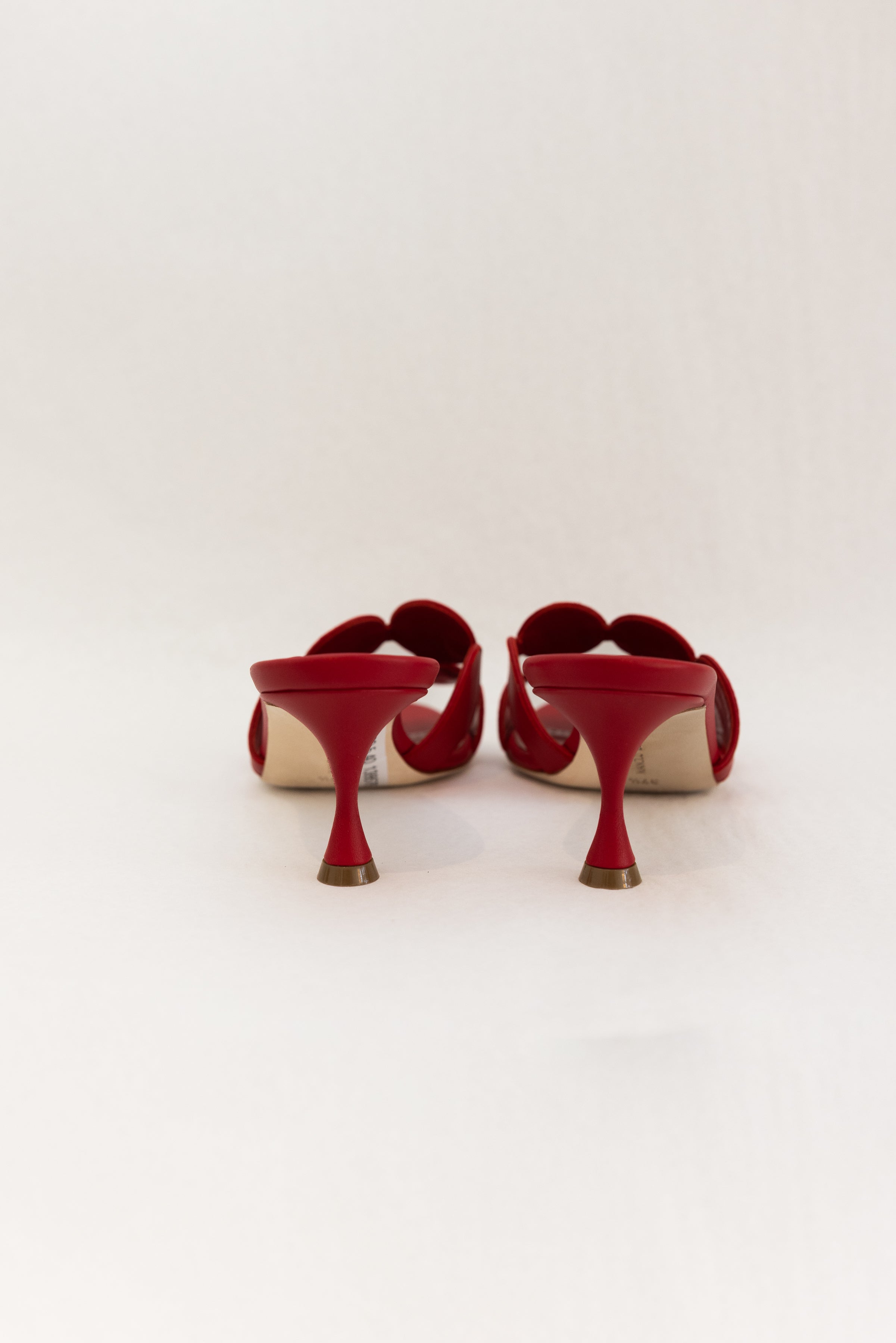 MANOLO BLAHNIK HARIBALMU NAPPA LEATHER - RED – Diane Firsten