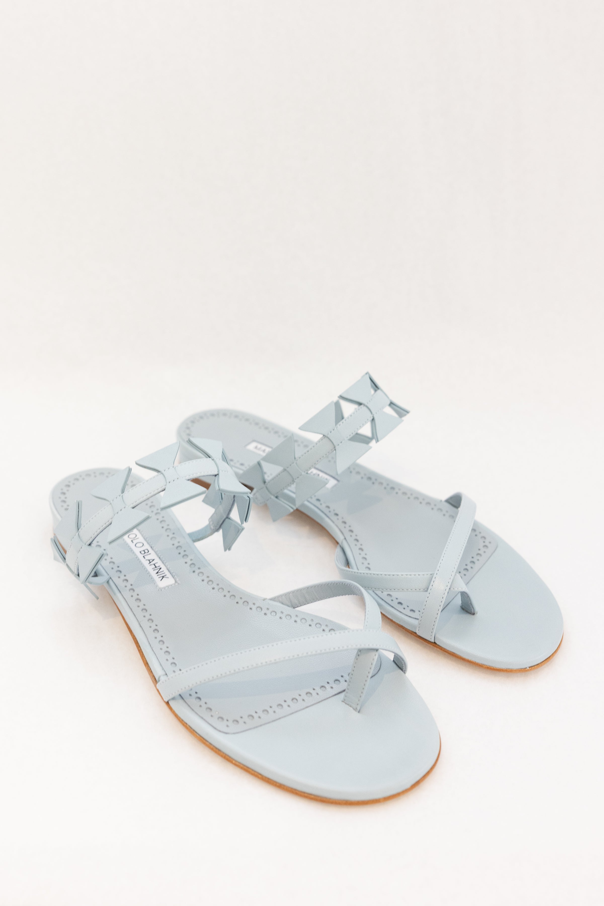 MANOLO BLAHNIK MAURA LEATHER SANDAL - LIGHT BLUE