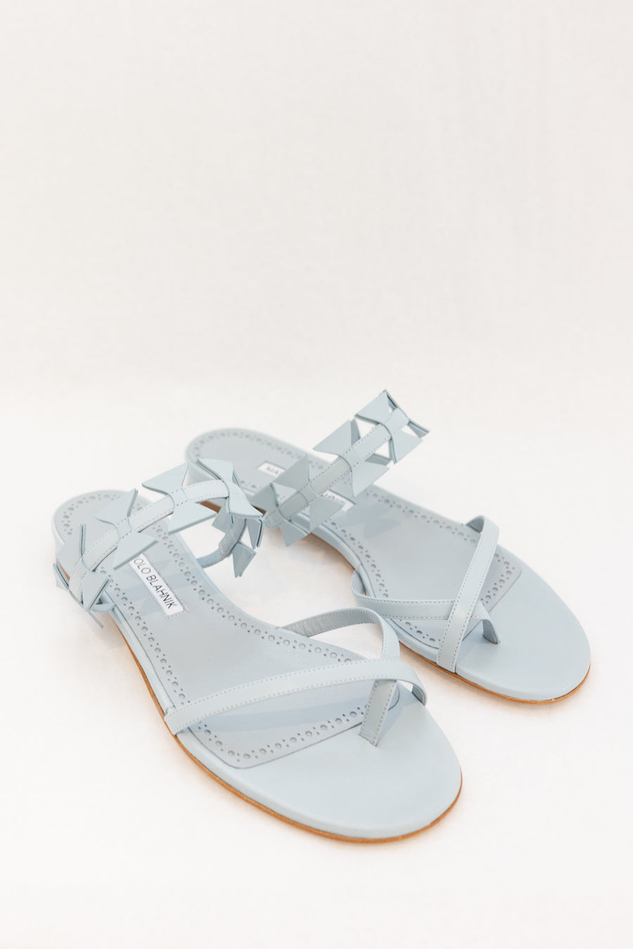 MANOLO BLAHNIK MAURA LEATHER SANDAL - LIGHT BLUE