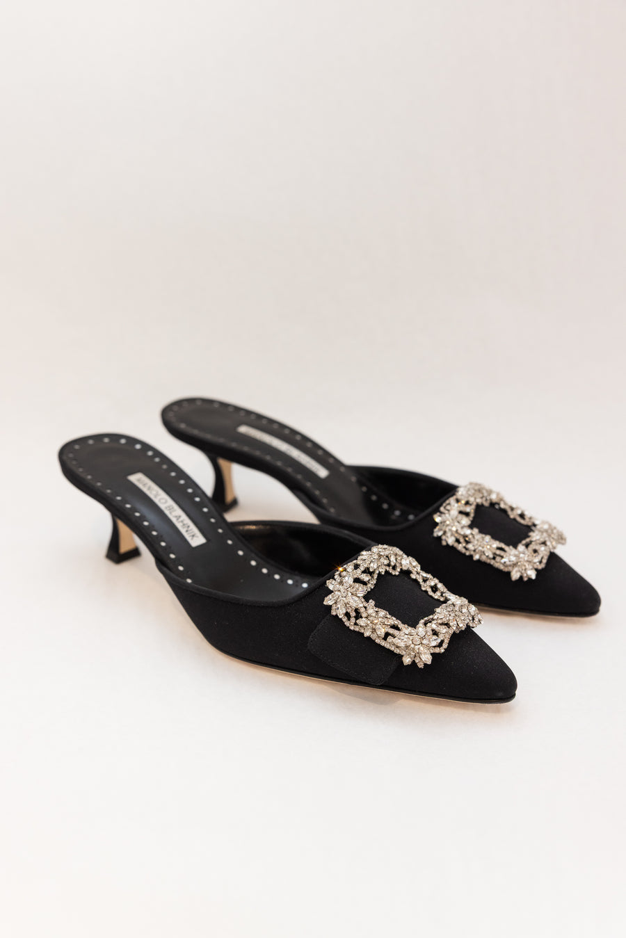 MANOLO BLAHNIK MAYSALE JEWEL - BLACK