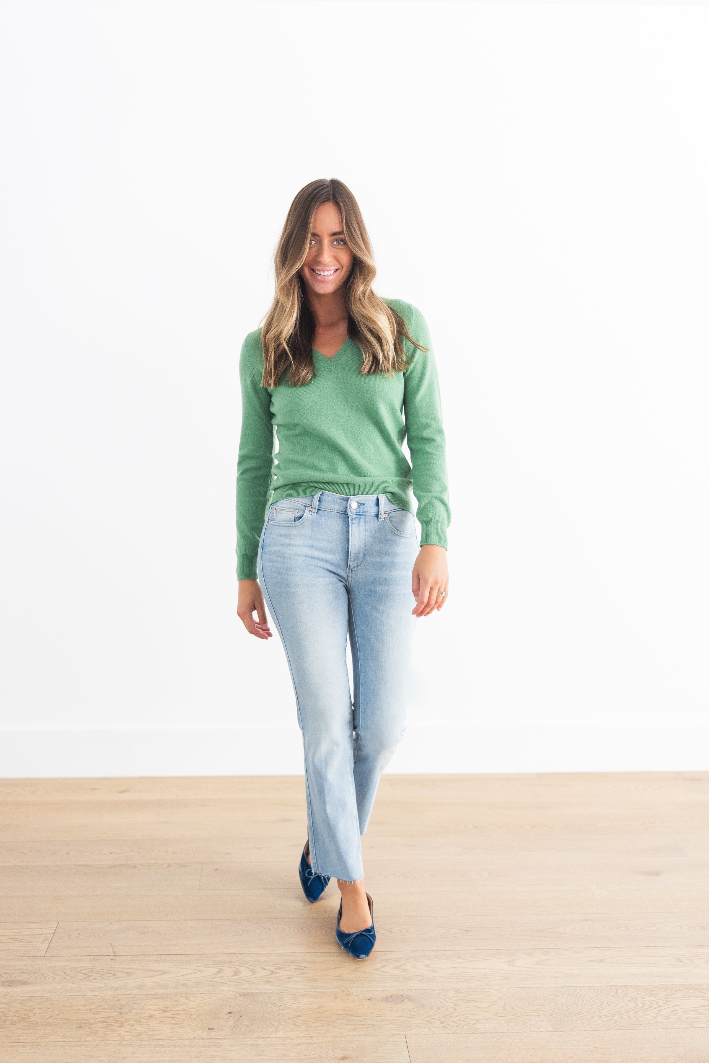 DF CASHMERE LONG SLEEVE V-NECK PULLOVER SWEATER- WOOD SAGE