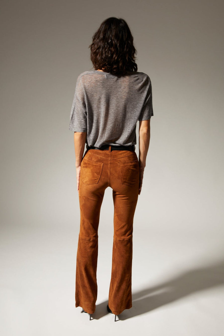 SPRWMN 5 POCKET MICRO FLARE SUEDE  DARK COGNAC