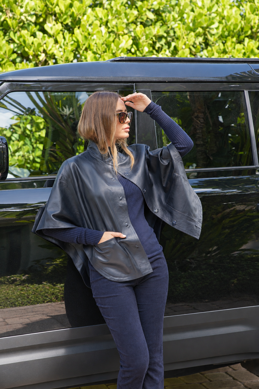 GUSHLOW & COLE LEATHER CAPE W/ POCKETS - DARK NAVY