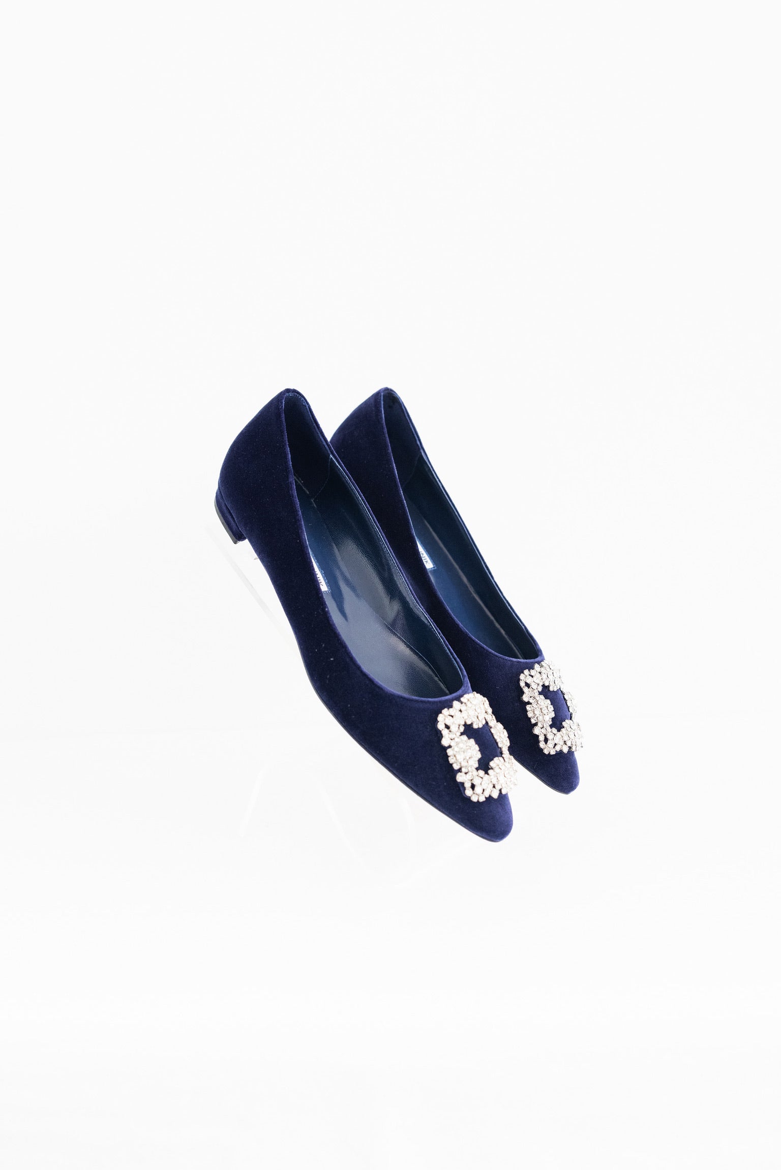 Manolo Blahnik Hangisiflat in Navy