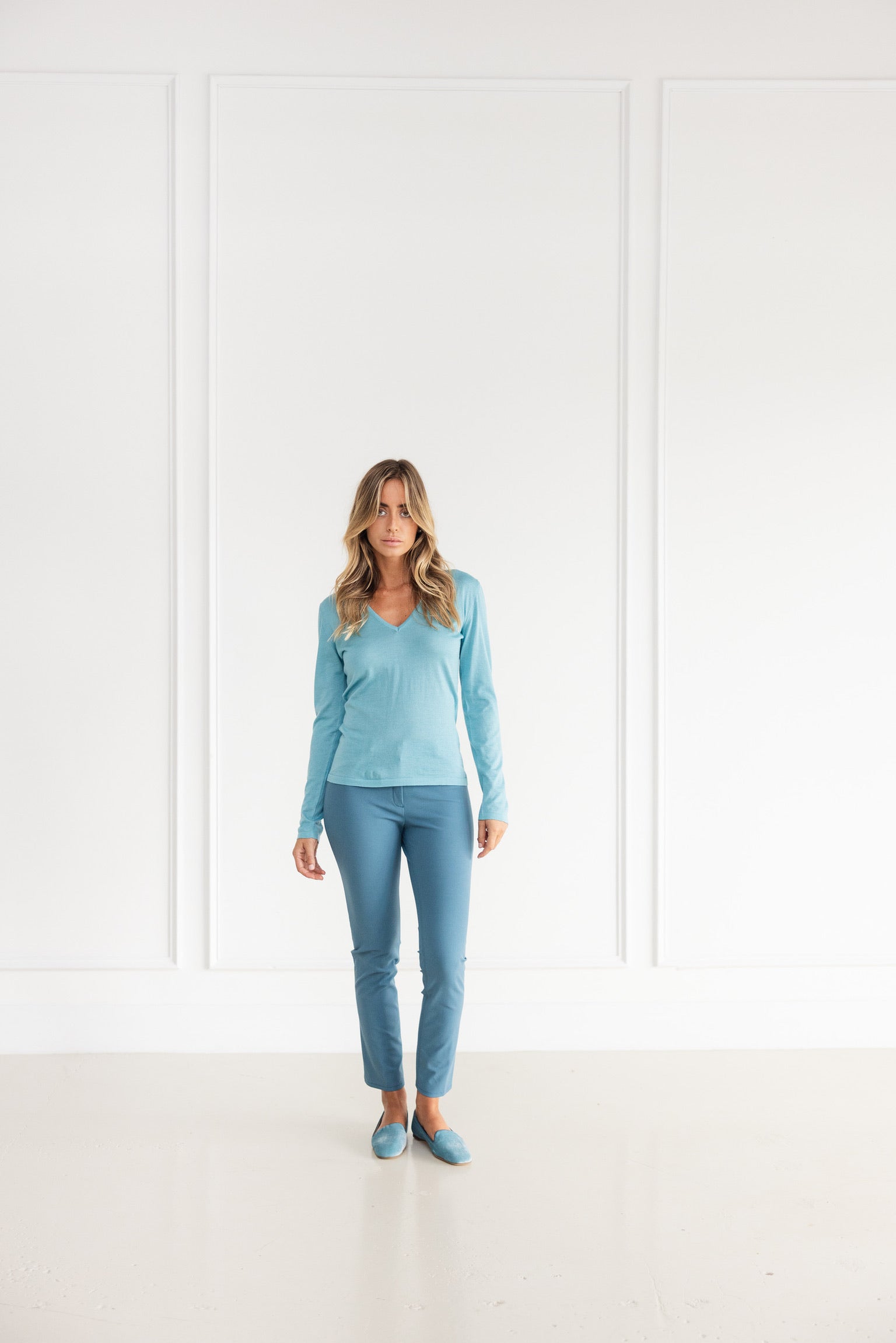 DF ITALIAN MADE SILK CASHMERE V-NECK SWEATER - LIGHT BLUE